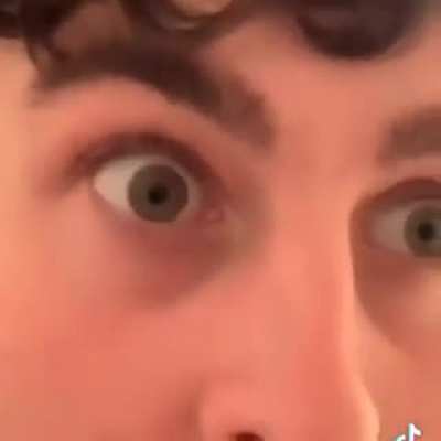 😳