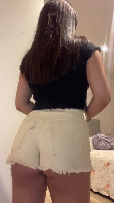 Can I be your new 18yo favorite
