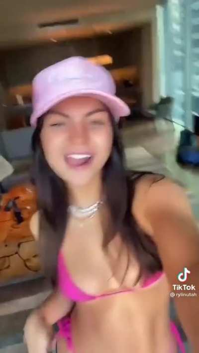 Sofia Gomez be hittin this! 🌈💦