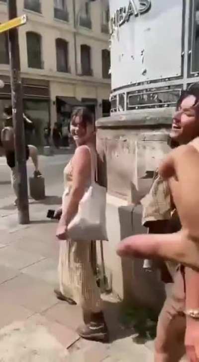 This small act made everyone smile