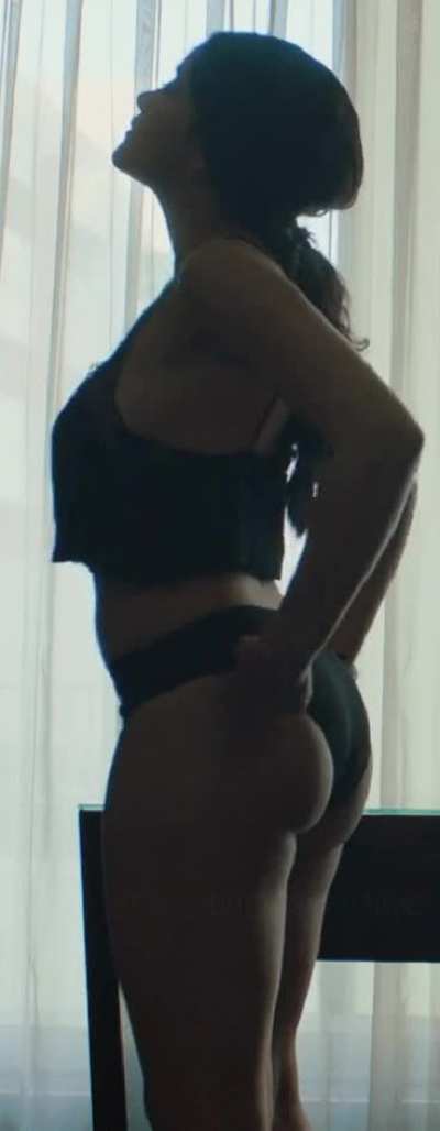 Ever since I saw her on Narcos iv been obsessed with that ass