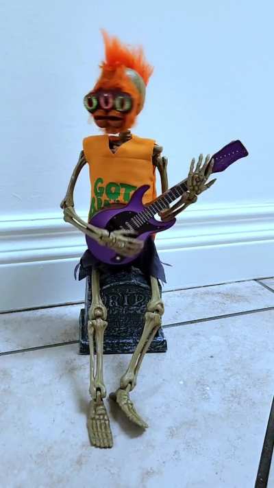 My mom is afraid of skeletons, especially this one 