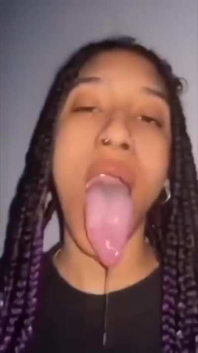 She so dam sexy , shi making me fall in luv wit her ahh 😵‍💫😵‍💫