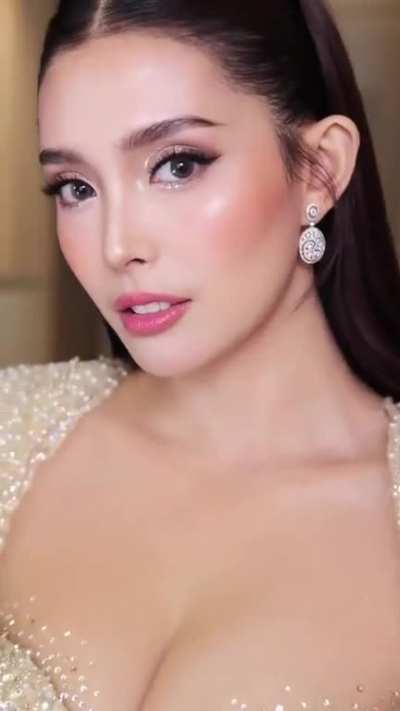 Analyn Barro