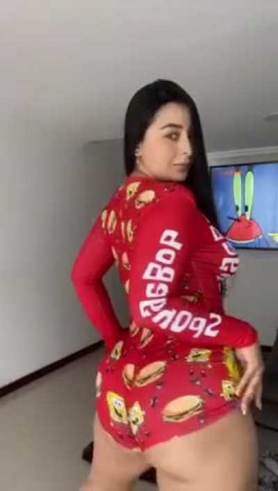 Let me trap you between my thigs