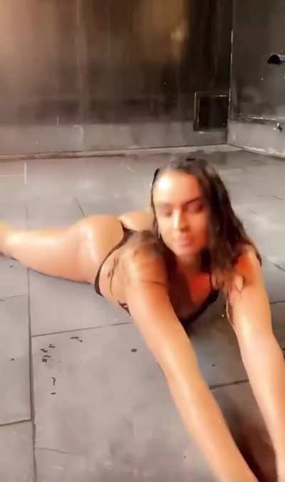 💦