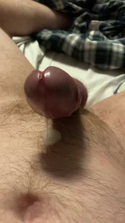 I think the li’l guy got too excited at all the hot guys in my feed…<wbr>sudde<wbr>nly he stood at attention and pumped a load out without being touched