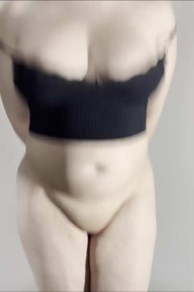 22F wifey bouncing out her titties