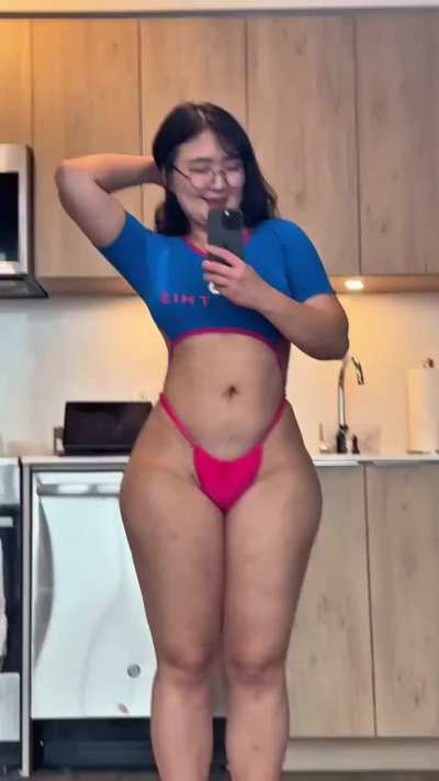 Thick Asian 🤤