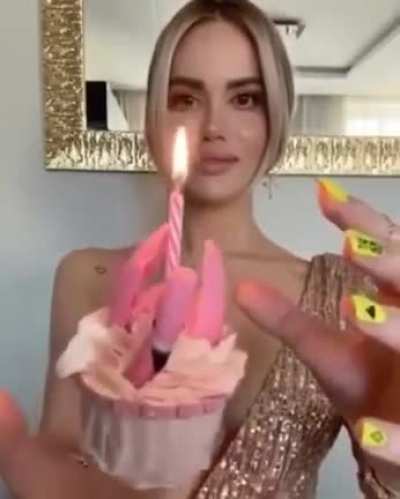 Magic cupcake