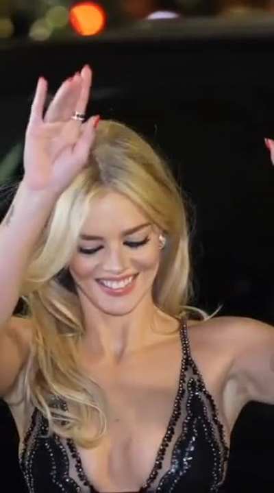 Samara Weaving 