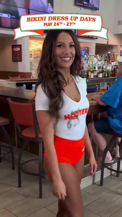Waitress Cassidy 