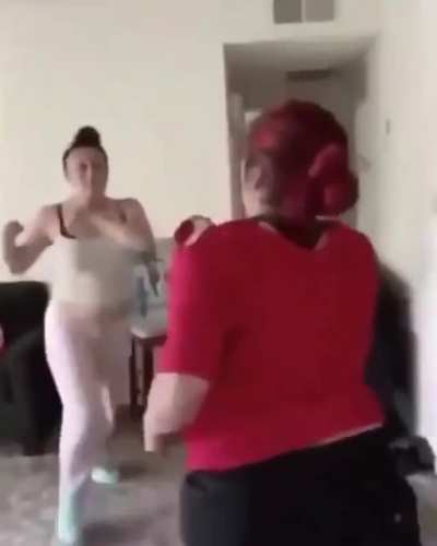 Brutal Right Hand In A Girl FIght