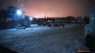 An explosion at the Ufaorgsintez plant in Ufa, Russia. Two containers with methane hydrogen are burning right now.