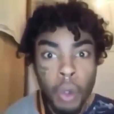 Eu tambem ia ficar assim se vesse uma menina kpoper na minha frente
