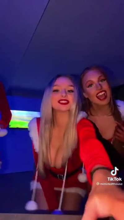 Naturally Busty 🎅 with her helpers....
