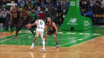 [Highlight] Tatum drives and gets his own rebound and scores