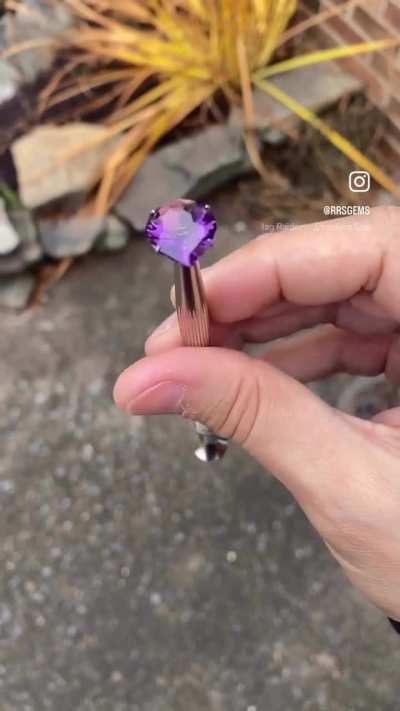 Amethyst in Marco Voltolini’s Maya Drop (NFS)