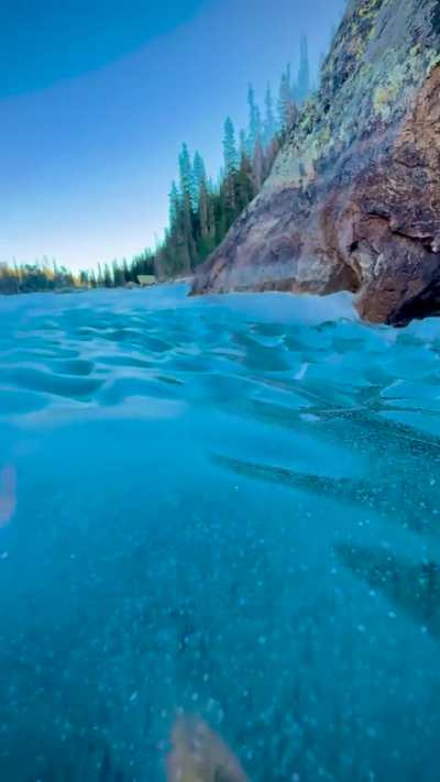 Frozen ripples 