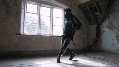 Had Scarlxrd previously danced somewhere before? These are sick ass moves.