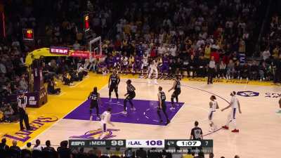 [Highlight] D'Angelo Russell with the dagger to seal the win for the Lakers.