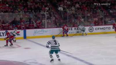 Monsieur Samedi Soir CAUFIELD SCORES the first goal of the game !