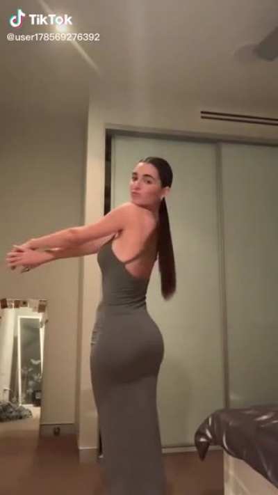 Tight dress, perfect body