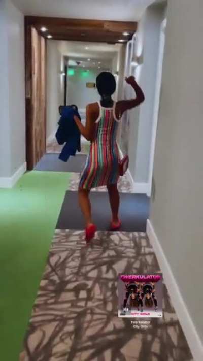 🤤