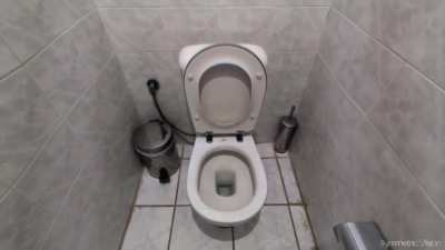 I cant tell for how long I've been stuck in this bathroom