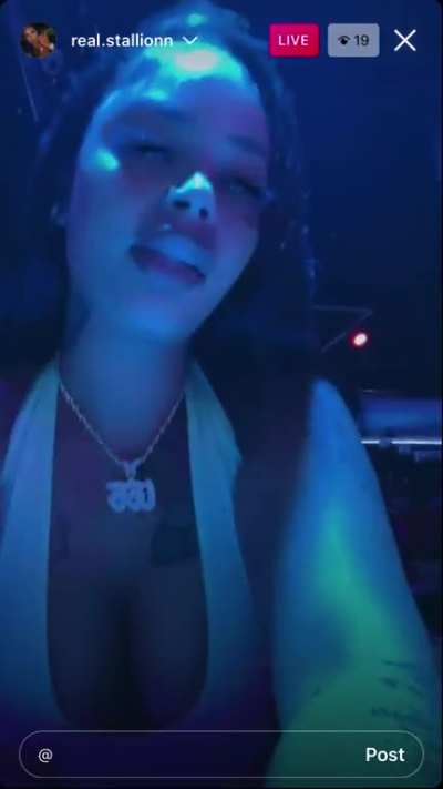 Lee live