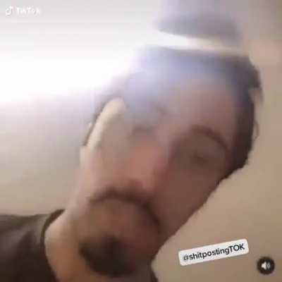 Douglas depois de ver uma menina no chat