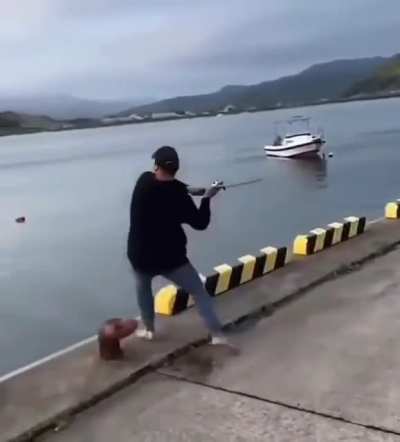 Teaching how to throw a bait