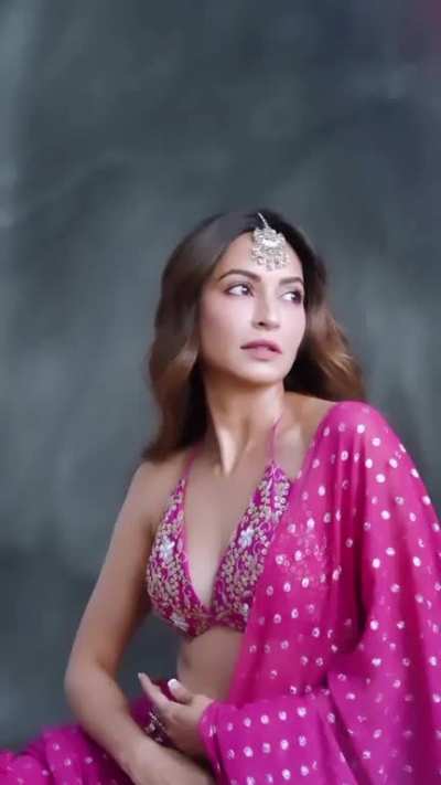 Kriti kharbanda Bikini saree ðð<wbr>¥µð<wbr>¥