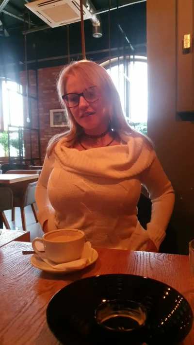 Quick public action with my big boobs in a restaurant. Btw... I ate some delicious ribs there.