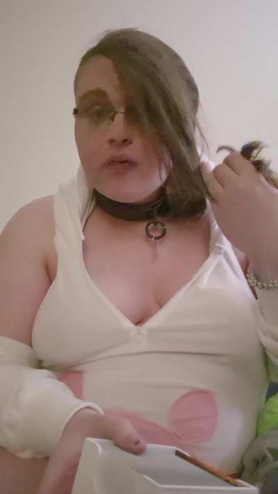 This Bunnygirl yaps about her Cleric deck