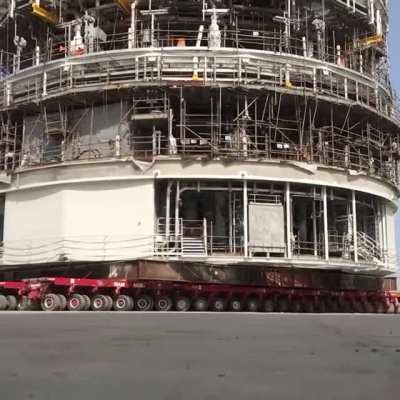 turning the 2000t module 90° using SPMTs