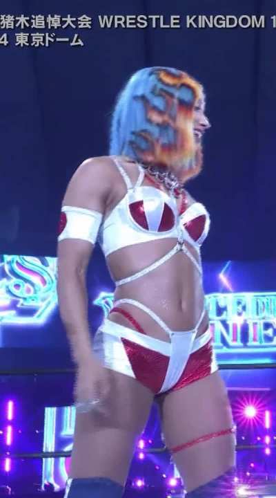 Mercedes Mone