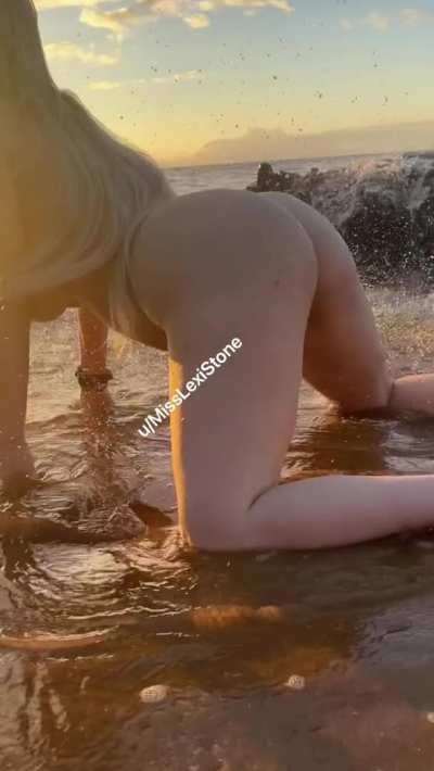 Twerking in Maui