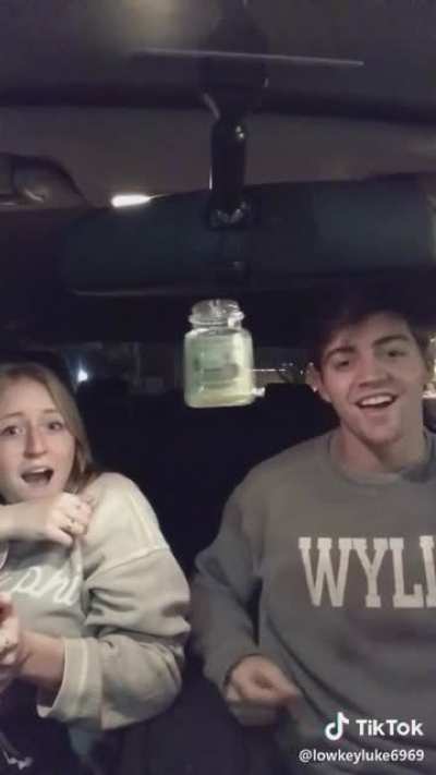 Man sings infront of gf.
