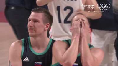 [Highlight] French commentators reaction to Batum's game-saving block