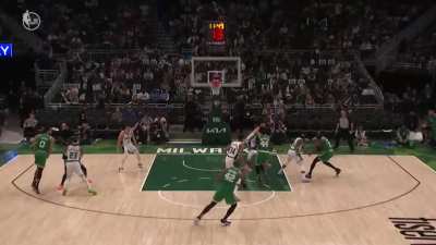 [Highlight] Giannis Antetokounmpo 42/12/8 vs Celtics - 2022 ECSF Game 3