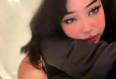 Such a beauty /(posted on her nsfw acc @notno9mi)