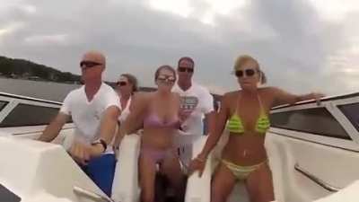 Speedboat ride!