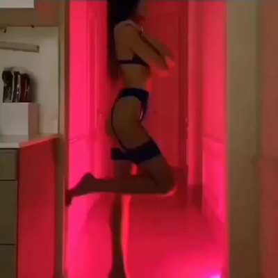 NSFW İnstagramda Gördüm Sayfanın Adminine Sordum Hatırlamıyorum Dedi Galeride Var Atayım Arardın Dedi Bende KGBTR Askerlerini Seçtim Bunu Bulmaları İçin Nolur Bulun Yav ismini