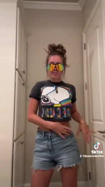 I love her ass