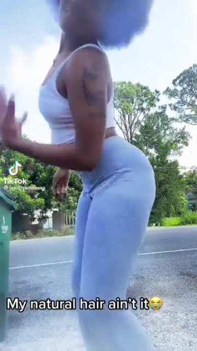 Skinny loose booty omggg