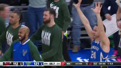 [Highlight] Jrue Holiday gets the steal on Herro and dunks it to puts the Bucks up 9 with 1 min left!