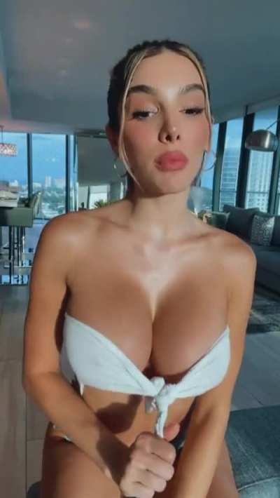 Lyna Perez