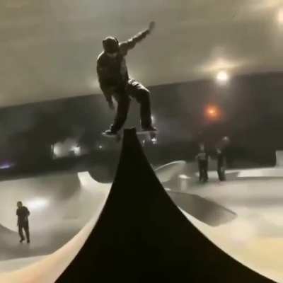 Impressive skateboarding trick