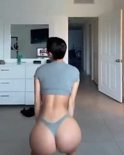 Veronica Ass